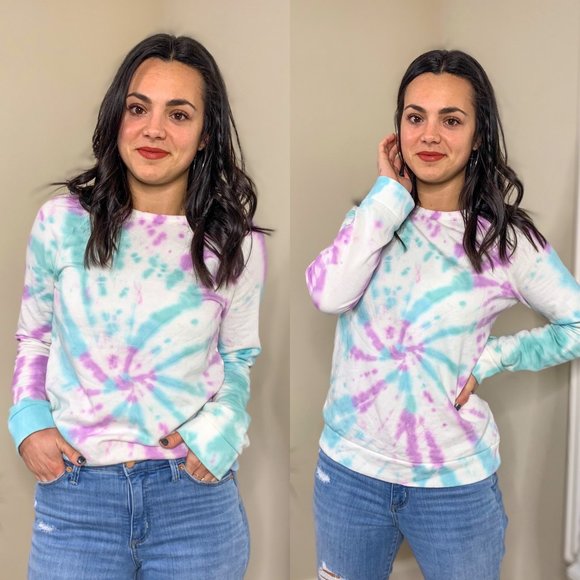 Tops - Tie Dye White, Purple, & Blue Sweatshirt